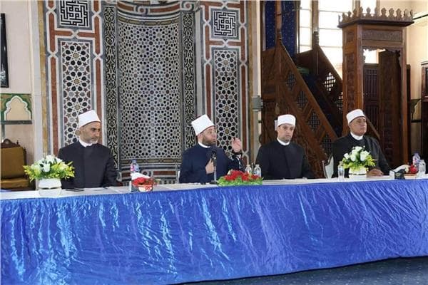 وزير الأوقاف يناقش تطوير العمل الدعوي في الجيزة