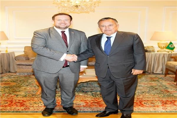 الأمين العام للجامعة يستقبل وزير بريطاني للشرق الأوسط