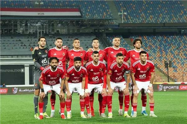 عموتة يعلن تشكيل الأهلي ضد برشلونة