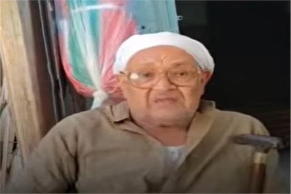 أقدم عائلة في سوهاج تتخصص في تجارة العصا منذ 120 عاماً