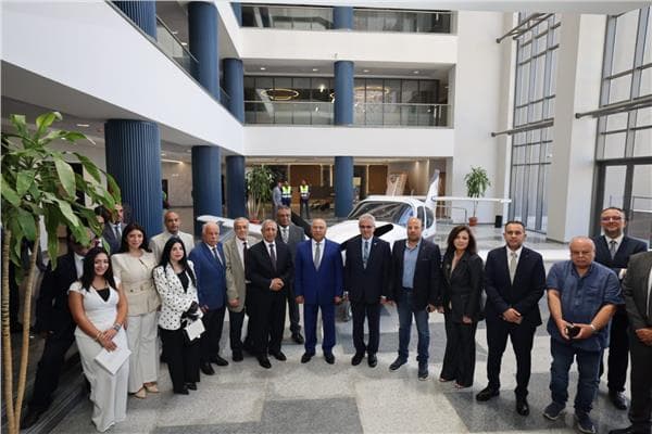 Transport Minister visits Arab Academy branch