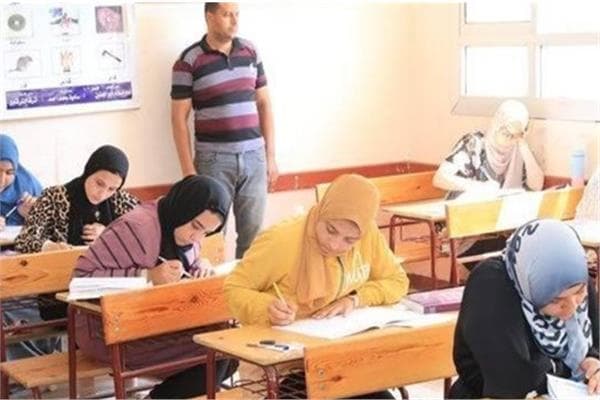 انطلاق امتحانات الدور الثاني للثانوية غدا