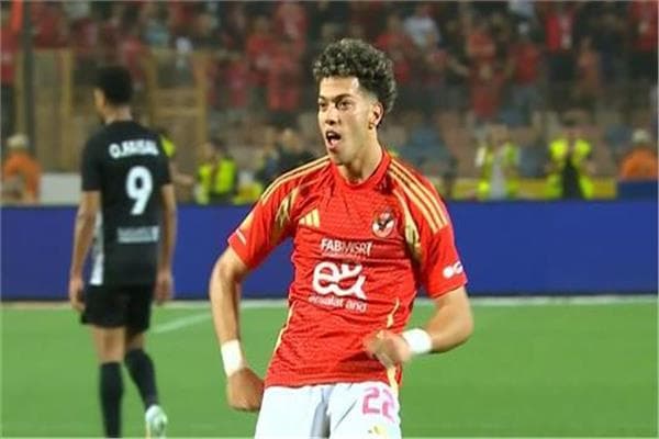 نجم الأهلي يوجه نقدا لإمام عاشور