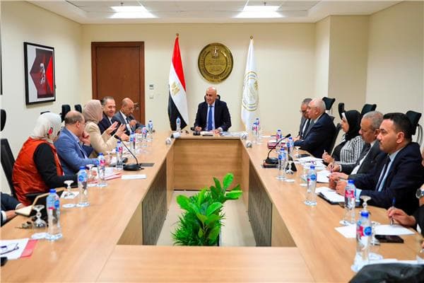 عبد اللطيف يعلن تجديد نصف مليون مقعد قبل العام الدراسي