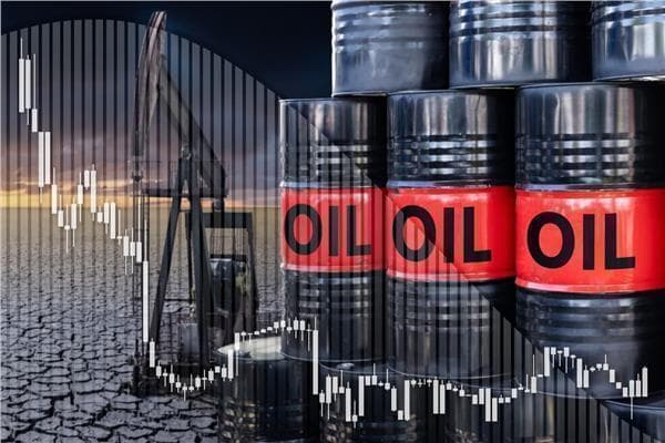 نفط يهبط 1% قبل عقوبات أميركية على إيران