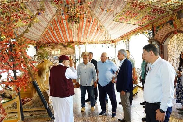 وزير السياحة: مطروح تقدم تجربة سياحية متكاملة