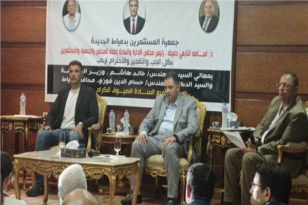 Minister highlights job localization in furniture sector