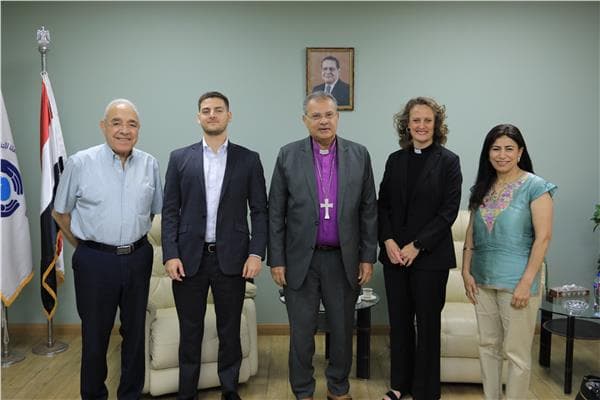 Evangelical Leader Meets Middle East Peacemakers