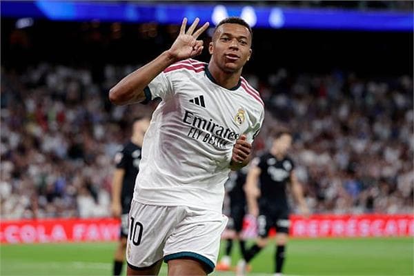 Real Madrid wins 4-0 over Sociedad