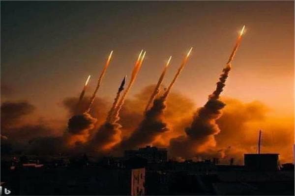 Houthis’ missiles strike Mokha port