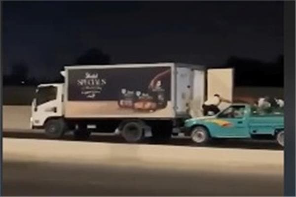 الداخلية تكشف تفاصيل سرقة سيارة شاب