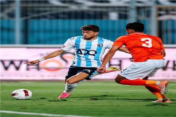 بيراميدز يتصدر الدوري بهدفين