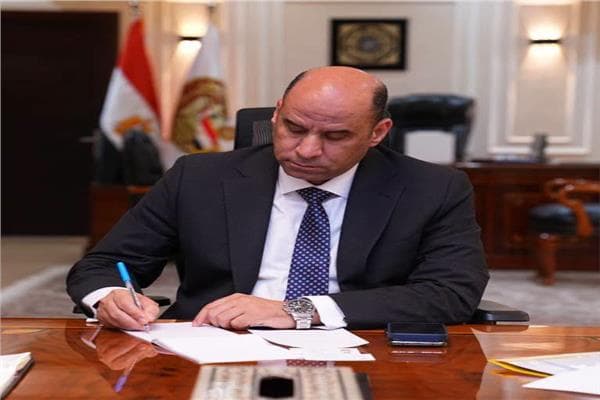 وزير العمل يوضح قواعد لائحة القطاع الخاص