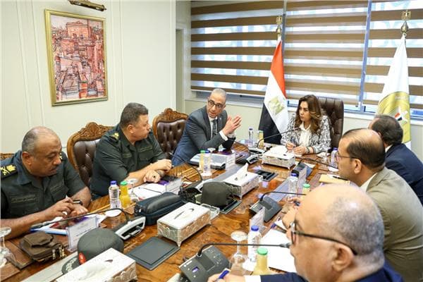 اجتماع عاجل لمتابعة تطوير شارع جامعة الدول وزيرة التنمية تؤكد حماية الأشجار