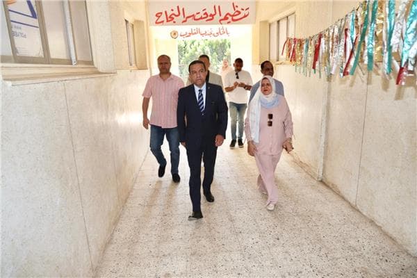 محافظ المنوفية يمنح مديرية التعليم أسبوعا لمعالجة الملاحظات
