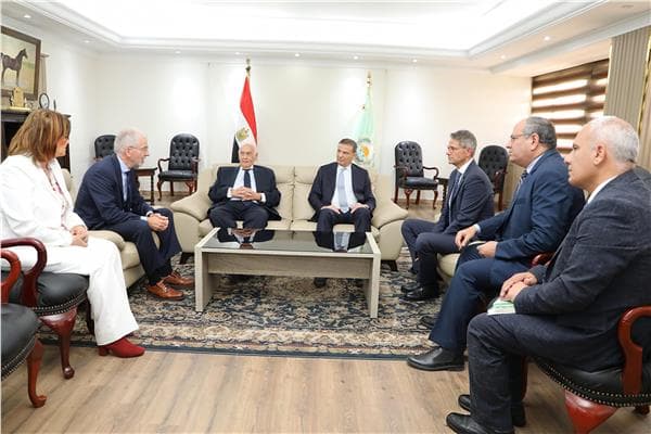 وزير الزراعة يبحث تطوير إنتاج القمح مع وفد جامعة ميونيخ