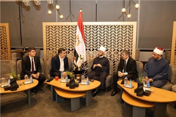 Azerbaijan Officials Explore Religious and Scientific Ties