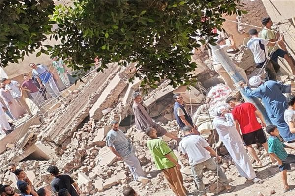 Four-story building collapses in West Minya