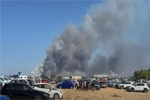 Greek military aircraft crashes at air show