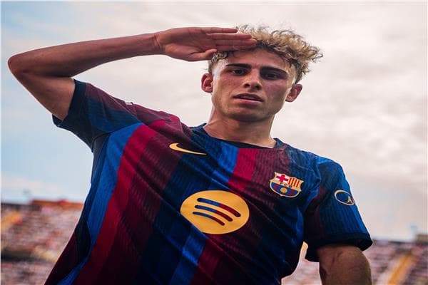 برشلونة يتقدم على فالنسيا في الشوط الأول