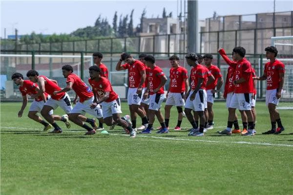 منتخب الشباب يتدرب ورياض يمدح الروح