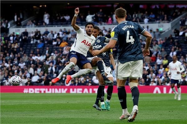 Tottenham and Everton draw at halftime