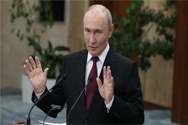 Pollster: Putin's forces advance with military approach