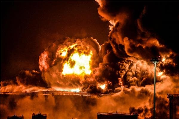 الشرعية في اليمن الحوثيون يطلقون صواريخ على السعودية