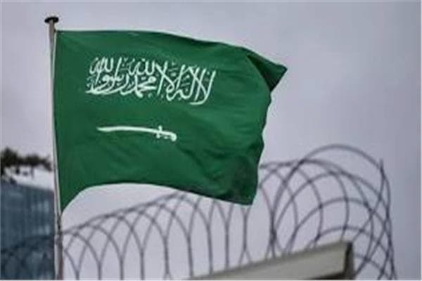 Saudi Civil Defense alerts in Khamis Mushait and Abha