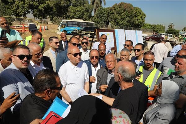 محافظ القاهرة يراجع مشروع مياه حلوان