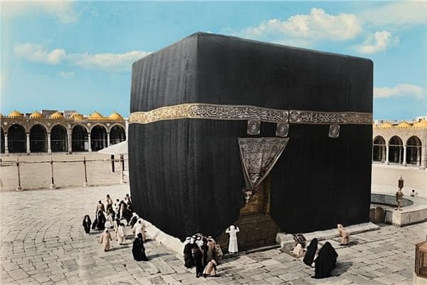 الأعلى للشؤون الإسلامية يحذر من استغلال الحرم في النزاعات
