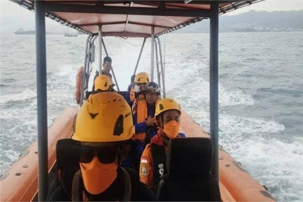 Indonesia abandons search for missing journalists