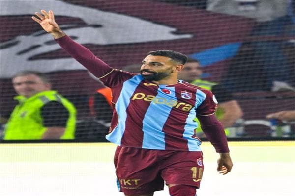محمد صلاح يحقق هاتريك نادر