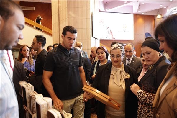 Amal Ammar attends Diyaruna exhibition at National Identity Conference