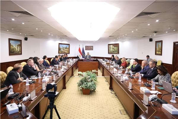 وزير الاتصالات يشرح أهداف استراتيجية الذكاء الاصطناعي