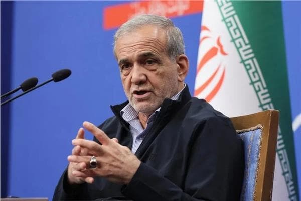 إيران تؤكد عدم دعم الحوثيين وواشنطن تحدد مسار الصراع
