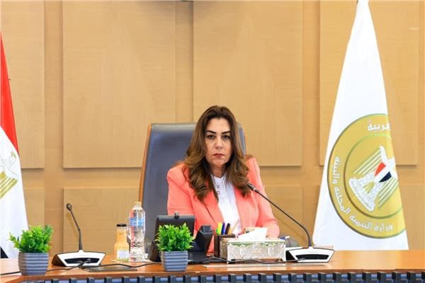 Environment Ministry Reviews Fishing Regulations