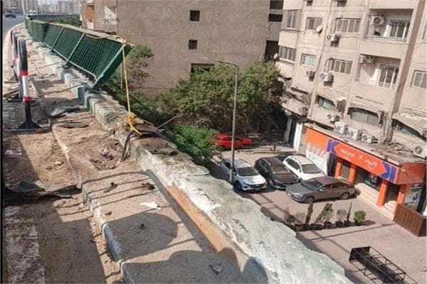 تصادم يسقط سور حديدي حول المريوطية