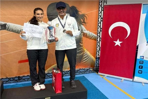 سارة حسني تقتنص فضية وبرونزية في كأس العالم بسلاح الشيش