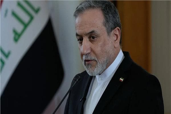 Araqchi: Awaiting Washington's stance on Hormuz opening