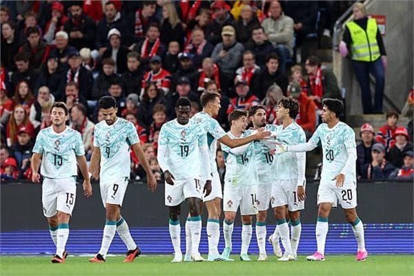 Portugal leads Norway at halftime