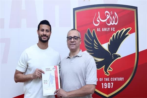 الشناوي يوقع على عقد جديد مع الأهلي