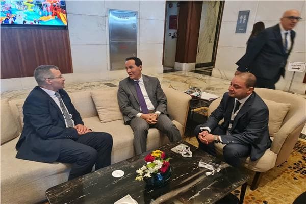 هيئة الاستثمار تتعاون مع شركة هندية لصناعة مكونات السيارات والطائرات في مصر