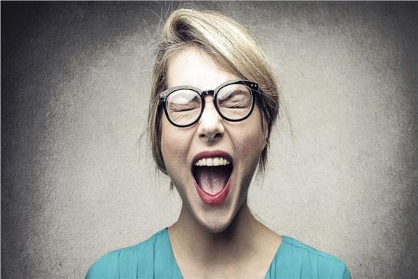 دراسة تكشف كيف يعبر صوتك عن مظهرك