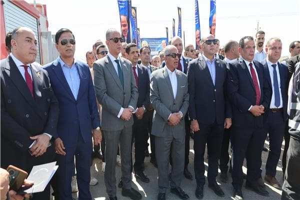 Giza Governor oversees food aid convoy