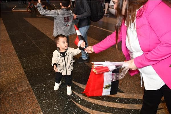 Railway joins passengers in October victory anniversary