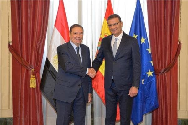 وزير الزراعة يناقش التعاون مع إسبانيا