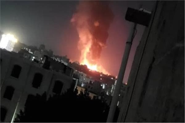 صنعاء تشهد انفجارات وغارات جوية