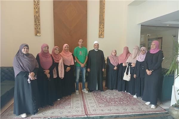 Islamic Research Initiates Azhar Female Preacher Campaign