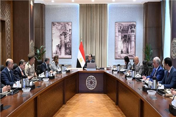 رئيس الوزراء يناقش جهود التنمية الحضرية